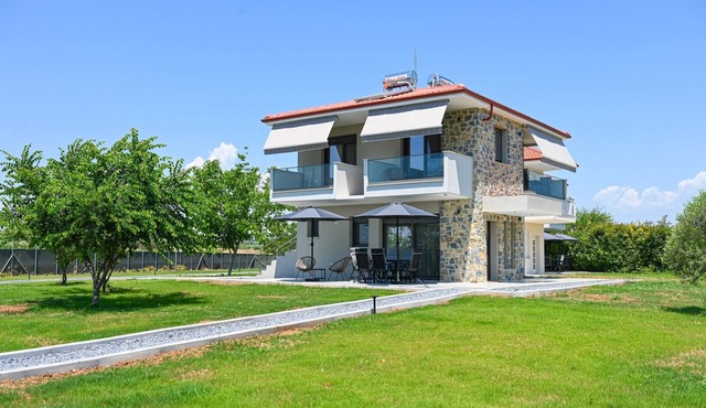 Estelle luxury living Premium Apartment in Paralia Dionisiou (101) in Paralia Dionisiou