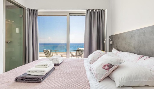 Ethereal Southcrete Villas in Achlia
