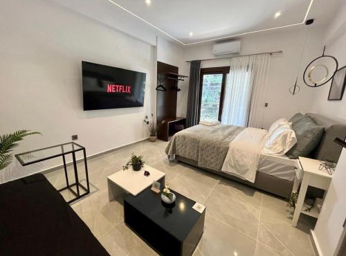 Eva Maria - The Number 5 Apartment - 2 Bedrooms in Metamorfosi