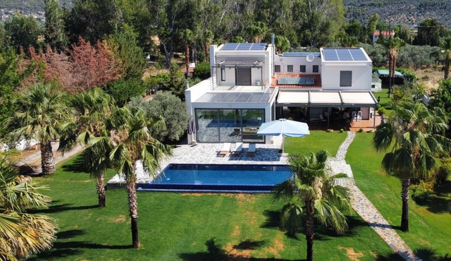 Evia Palm Beach Villa in Politika