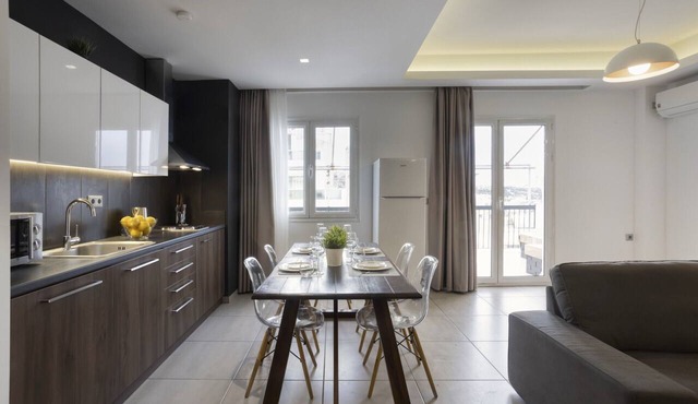 Evripidou 4·Renovated 3BDR Apartment in the heart in Athens