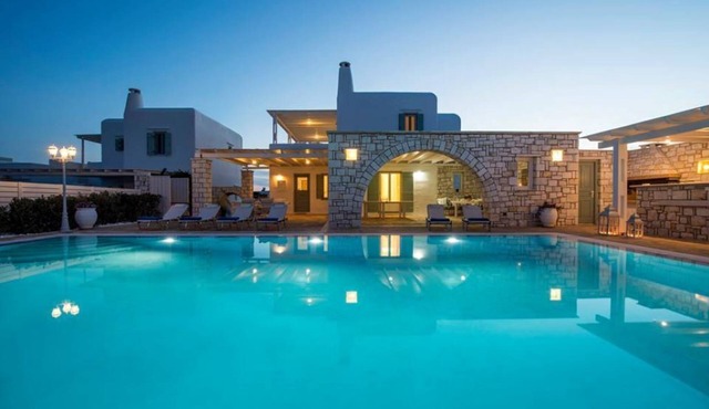 Family Villa in Aliki Paros in Aliki