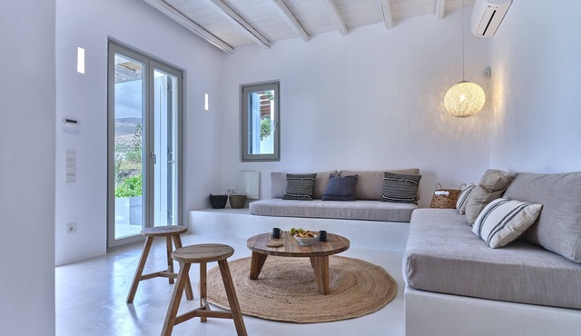 Fully equiped, spacious cozy apartment in Paros