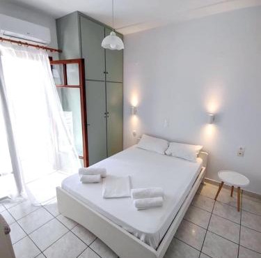 Galatas apartment 5 with beautiful sunset, 750m from the sea in Galatás