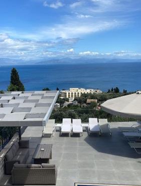 Gold Pearl Maggie Sea View Villa in Perama