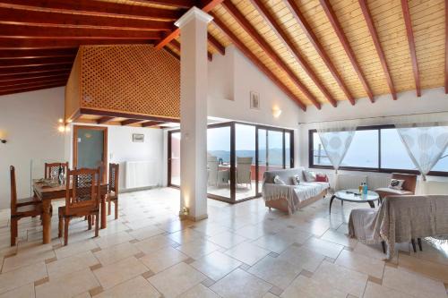 Golden fox Villa in Lákones