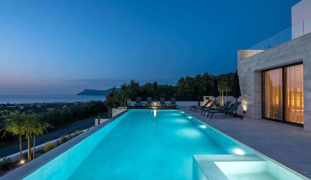 Villa Phos, Sea view, Luxury, private pool, BBQ in Τοπική Κοινότητα Καλλεργιανών