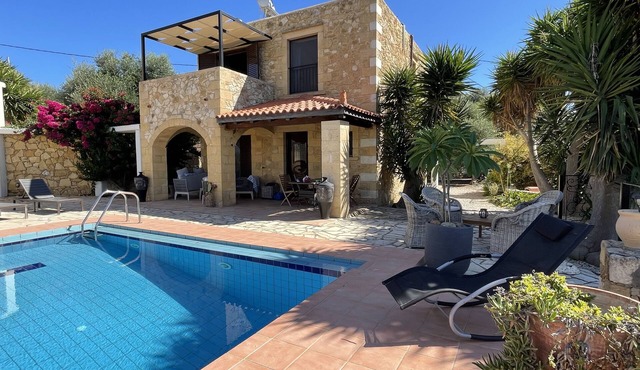 House located in the center of an exceptional region to discover ! in Platanias Pirgos Spilorenou Crète
