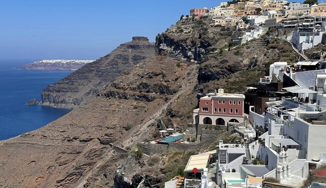 Great location and beautiful view in Fira