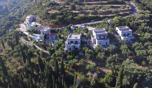 Greek 140 m2 stone house , 3 bedrooms, with beautiful sea and mountain views. in Aghios Nikolaos