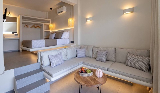 Grey Pearl suite in Tinos in Tinos Town