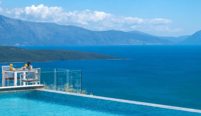 Grey Sea View Estate - Luxury Villas with Private Pool & Plunge Pool in Katouna
