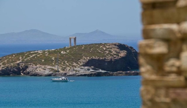 Grotta Hotel in Naxos