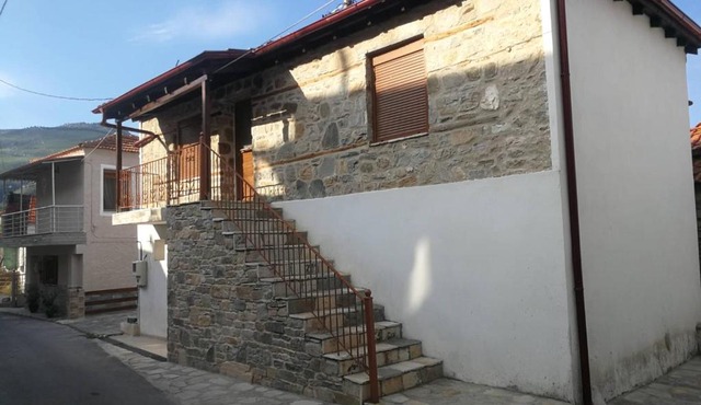 Hara's Apartments in Prinos