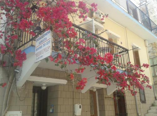 HERMOUPOLI ROOMS in Ermoupoli