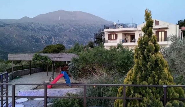 Hidden Gem in Crete — Totally Private Villa for up to 9 Guests in Rethymno