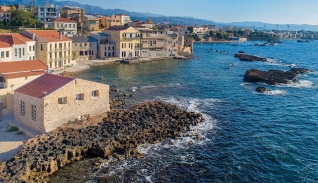 Hippocampo Waterfront Villa in Chania
