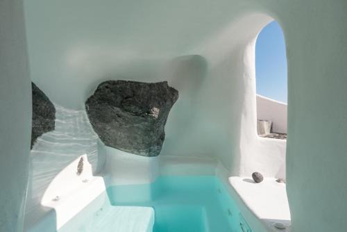 Historic Old bakery cave by Cycladica in Oia