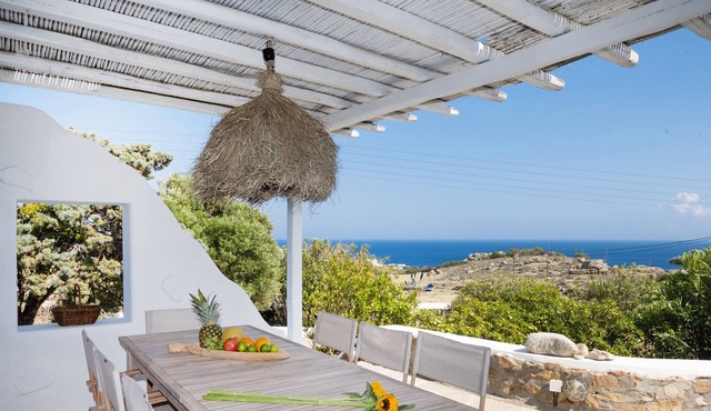Holiday Home 'Bougainvillea Sea View Residence' with Sea View, Wi-Fi and Air Conditioning in Kalafati
