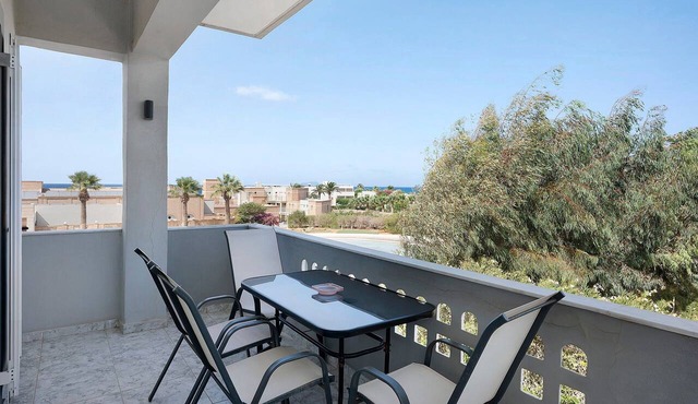 Holiday Home 'La Casa Di Leone Casa Sorella' with Sea View, Wi-Fi and Air Conditioning in Agkisaras