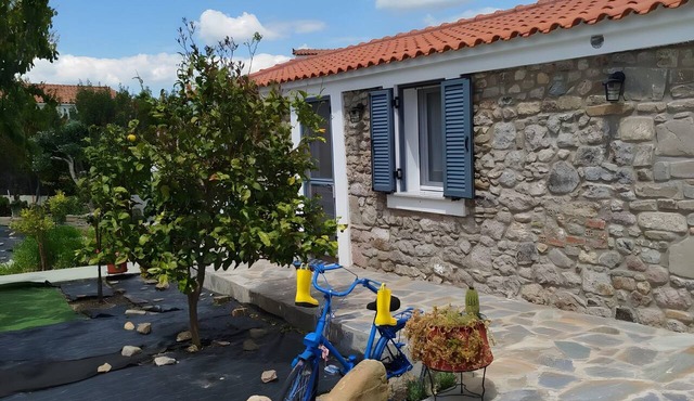 Holiday Home 'Lilly Of Lemnos' with Shared Terrace, Private Garden and Air Conditioning in Ρουσσοπούλι