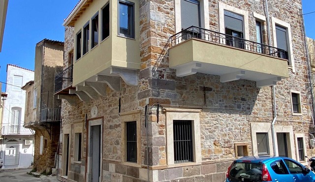 Holiday Home 'Medieval Mansion Fully Restored In' with Wi-Fi and Air Conditioning in Chios