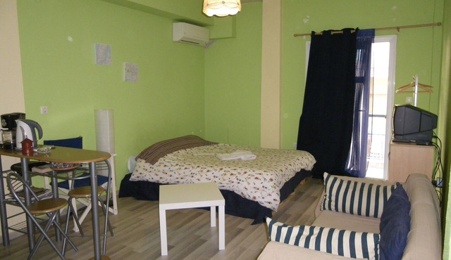 Homy cozy studio towards the center in Thessaloniki