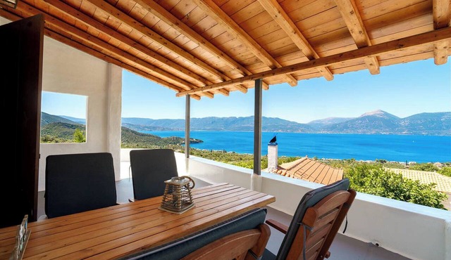 Horizon view stone cottage, Methana in MEGALO POTAMI