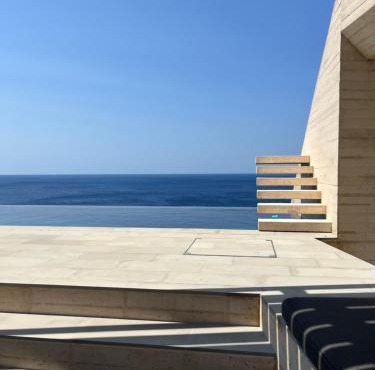 Hourglass Villa's Milos in Psathadika