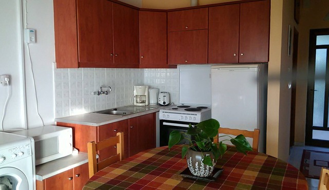 House Michalis Haikos two minutes walk to the beach Peroulia in kombi koroni
