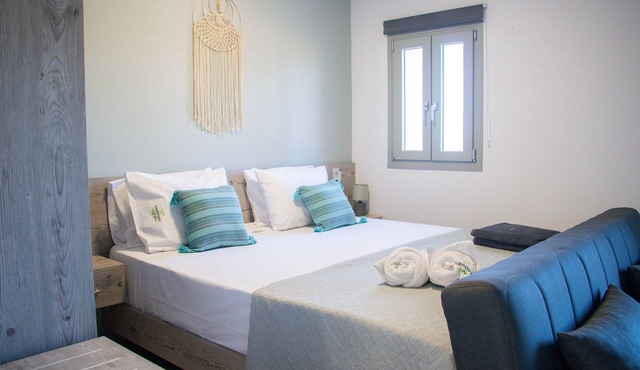 House of Harmony Suites | Mira in Agia Pelagia
