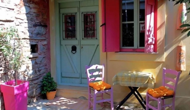 "House of Thalia" A Mediterranean home with soul and history in Manolates