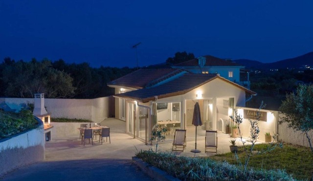 Icabaru — private house with garden & BBQ, near Laganas beach, Zakynthos in Zakynthos