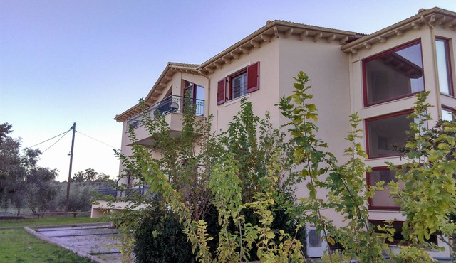 ILIA ART SUITES & ESTATE in Galaxidi
