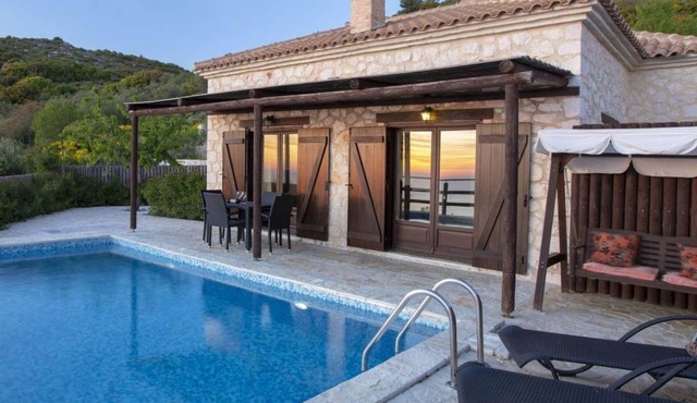 in Apollonii mit privatem Pool by Interhome in Vafkeri