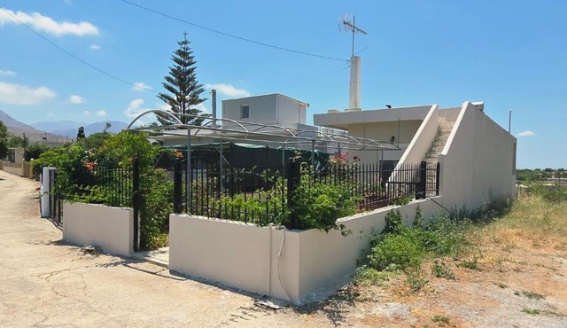 Infinity Green House at Kastelli Airport in Moukhtároi