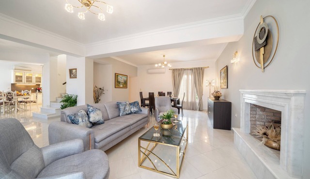 Irene Luxury Villa Residence | 10' drive to Lassi & Argostoli in Metaxata
