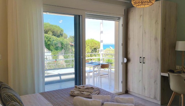 Iris Studios Chios in Karfas