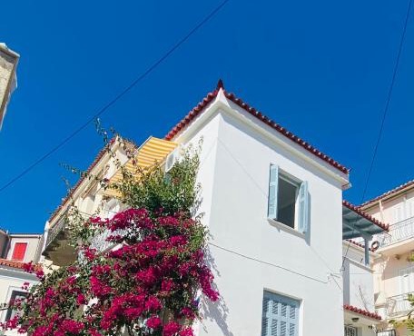 Island Traditional House in Poros