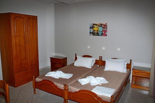 Johny's Studios in Prinos