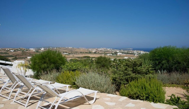 Joy House with sea view near the beach in Paros
