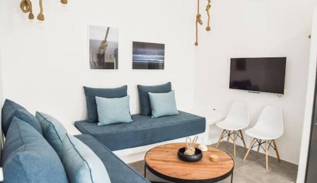 Joy’s Apartment in Milos