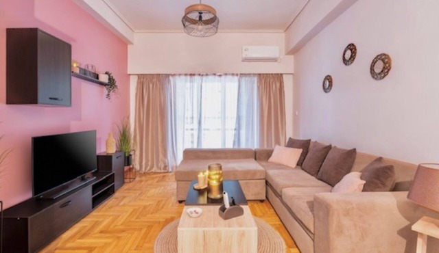 KalaGans Cosyhome: 2R Apt, w/balcony, near 2 Metro St., close to city center in Athina