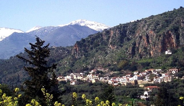 Kamares – a restaured Venetian domain retreat in Macheri