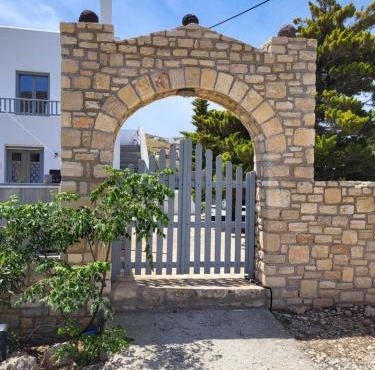 Kampi Apartment in Folegandros