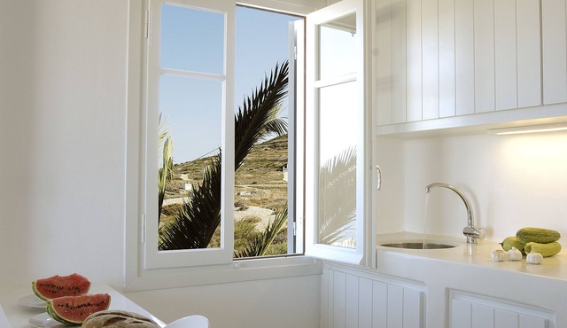 Kapetan Tasos Suites in Milos