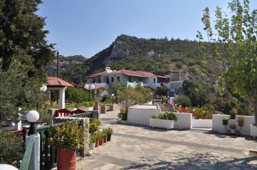 Katina Balos Rooms-Studios in Koumeika