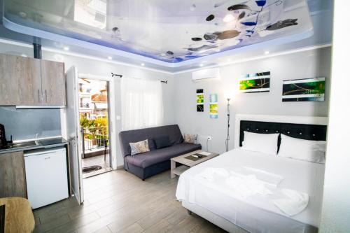 Katrine Seaside Rooms #PROPERTLY in Nea Kallikrateia