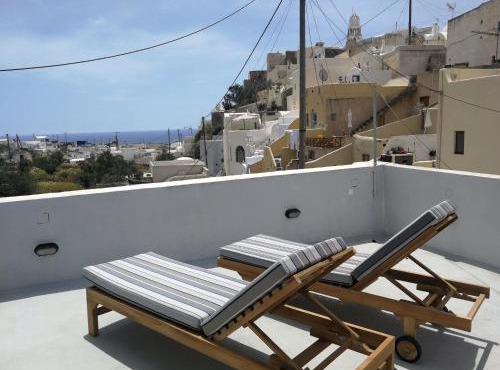 Katsinaros House in Emporio Santorini