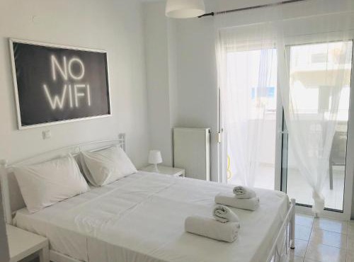 Korona beach apartments-sea view suite in Rethymno